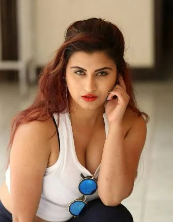 Meera - College Girl Escort Dwarka